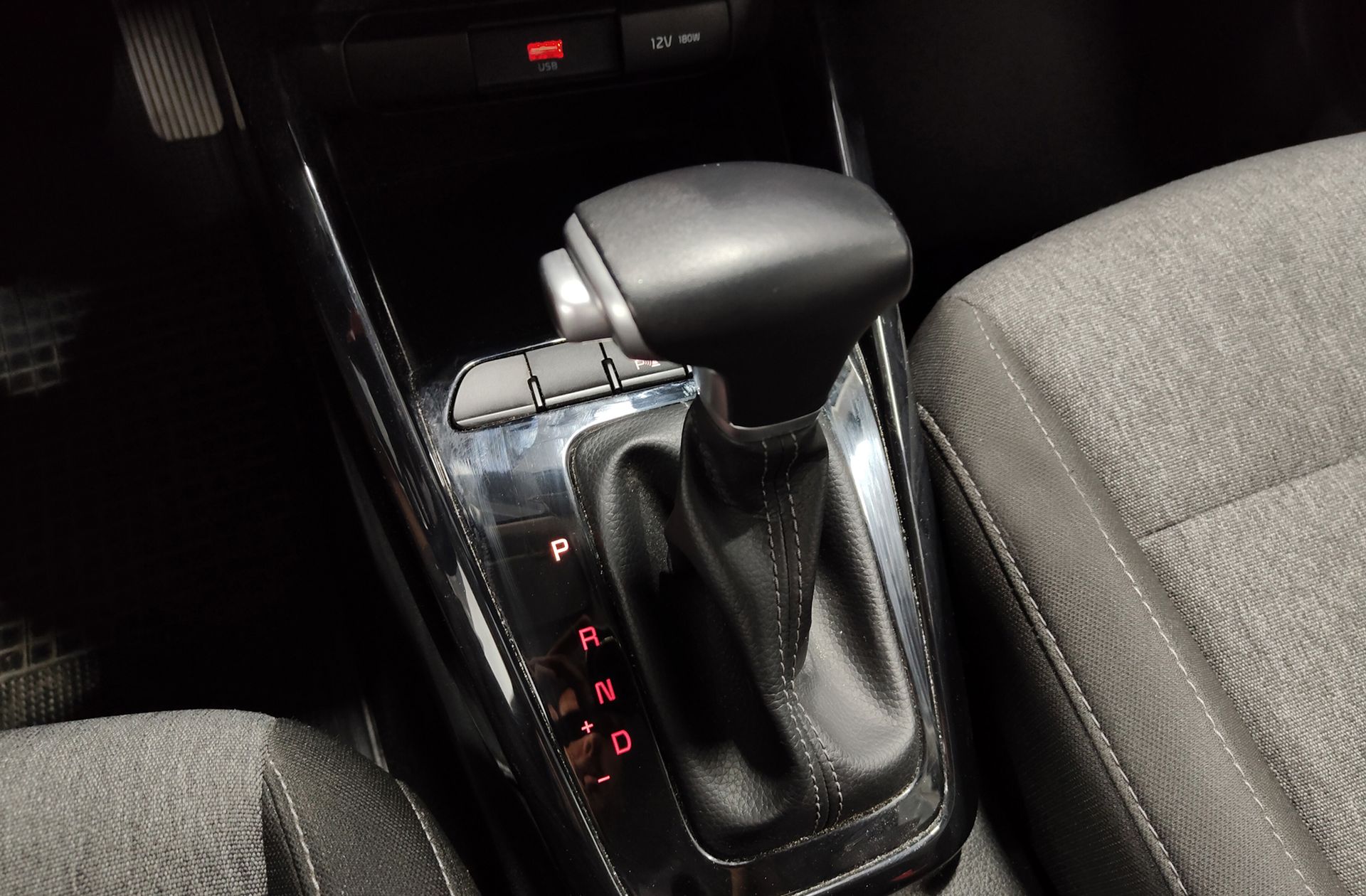 Kia Stonic 1.0 T-GDi Drive DCT - foto 5