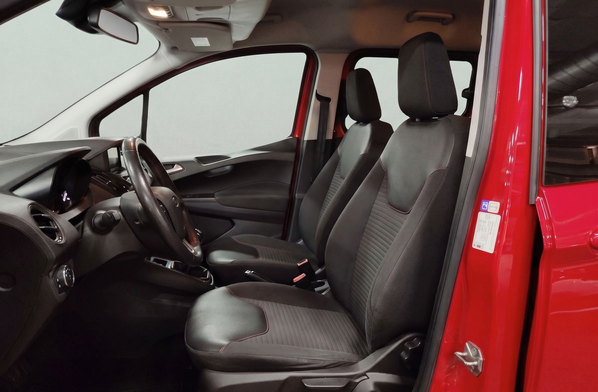 Ford Tourneo Courier 1.0 EcoBoost Sport - foto 11