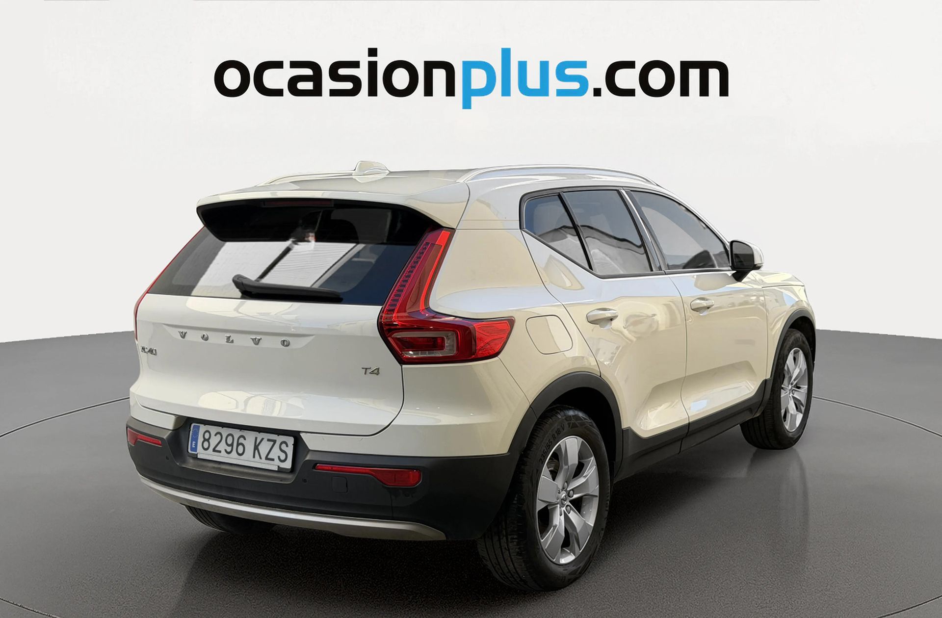 Volvo XC40 T4 Momentum - foto 4