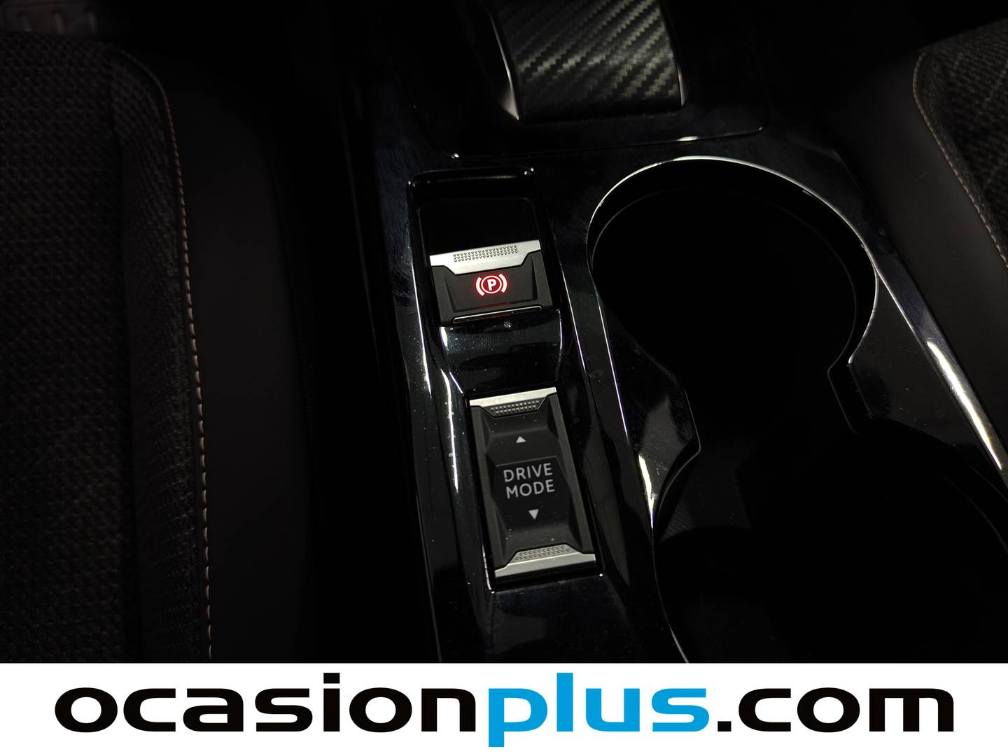 Foto Peugeot 2008 Peugeot 2008 Allure Hybrid eDCS6 (136 CV)