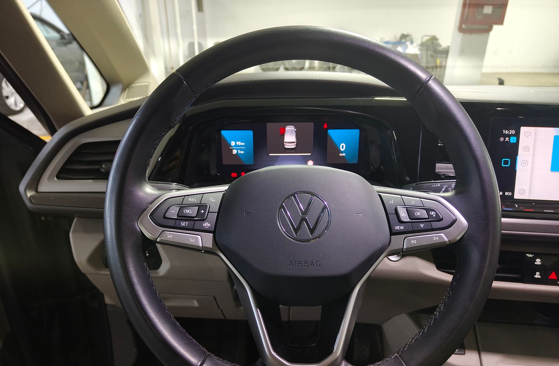 Volkswagen Multivan 1.4 TSI PHEV Batalla Corta DSG 7 plazas - foto 24