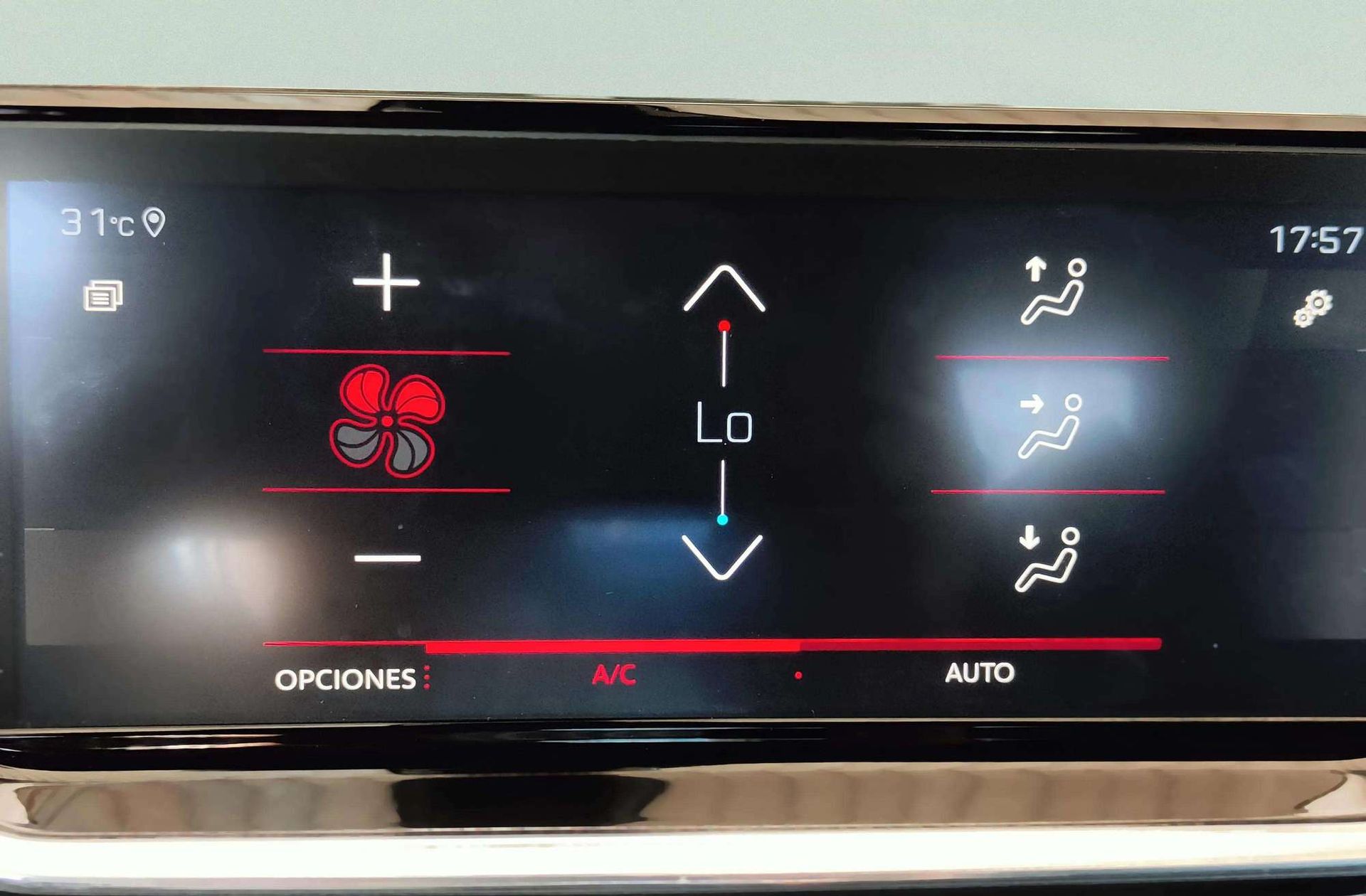 Peugeot 208 PureTech 130 GT Line EAT8 - foto 37