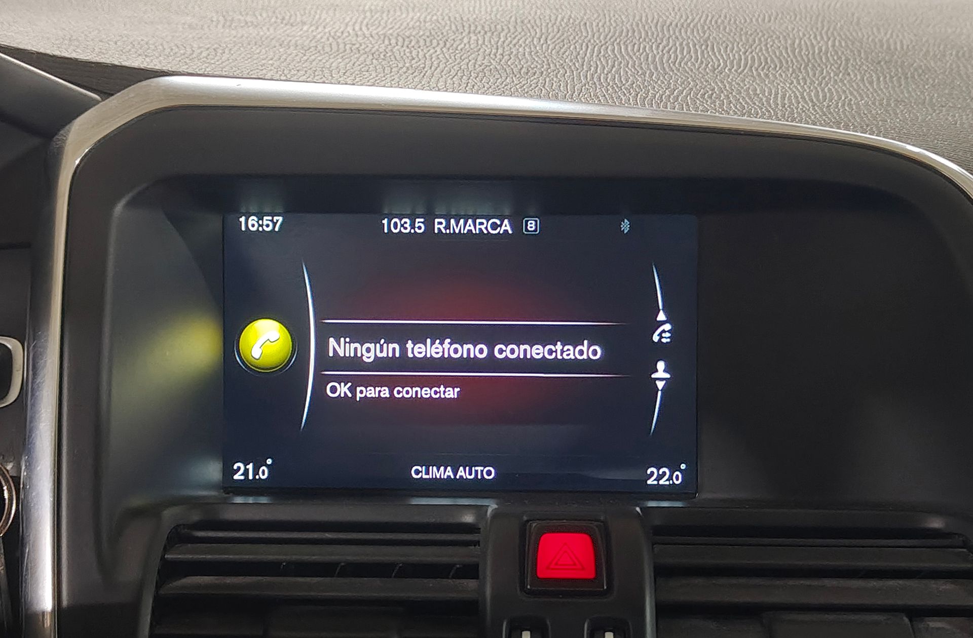 Volvo XC60 D4 Momentum - foto 30