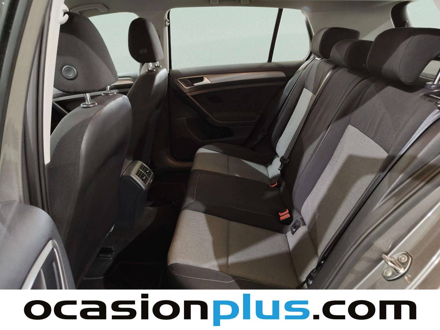Foto asientos traseros Volkswagen Golf Volkswagen Golf Business 1.6 TDI BMT (110 CV)