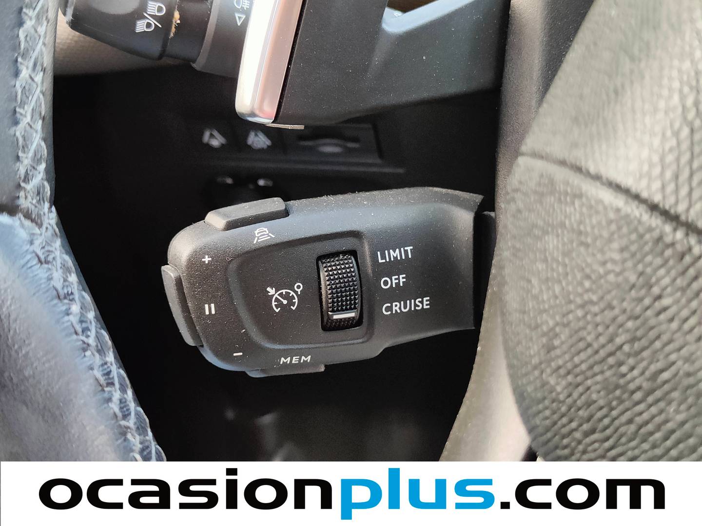 Foto DS DS 3 Crossback DS DS3 BlueHDi 130 So Chic Auto  (131 CV)