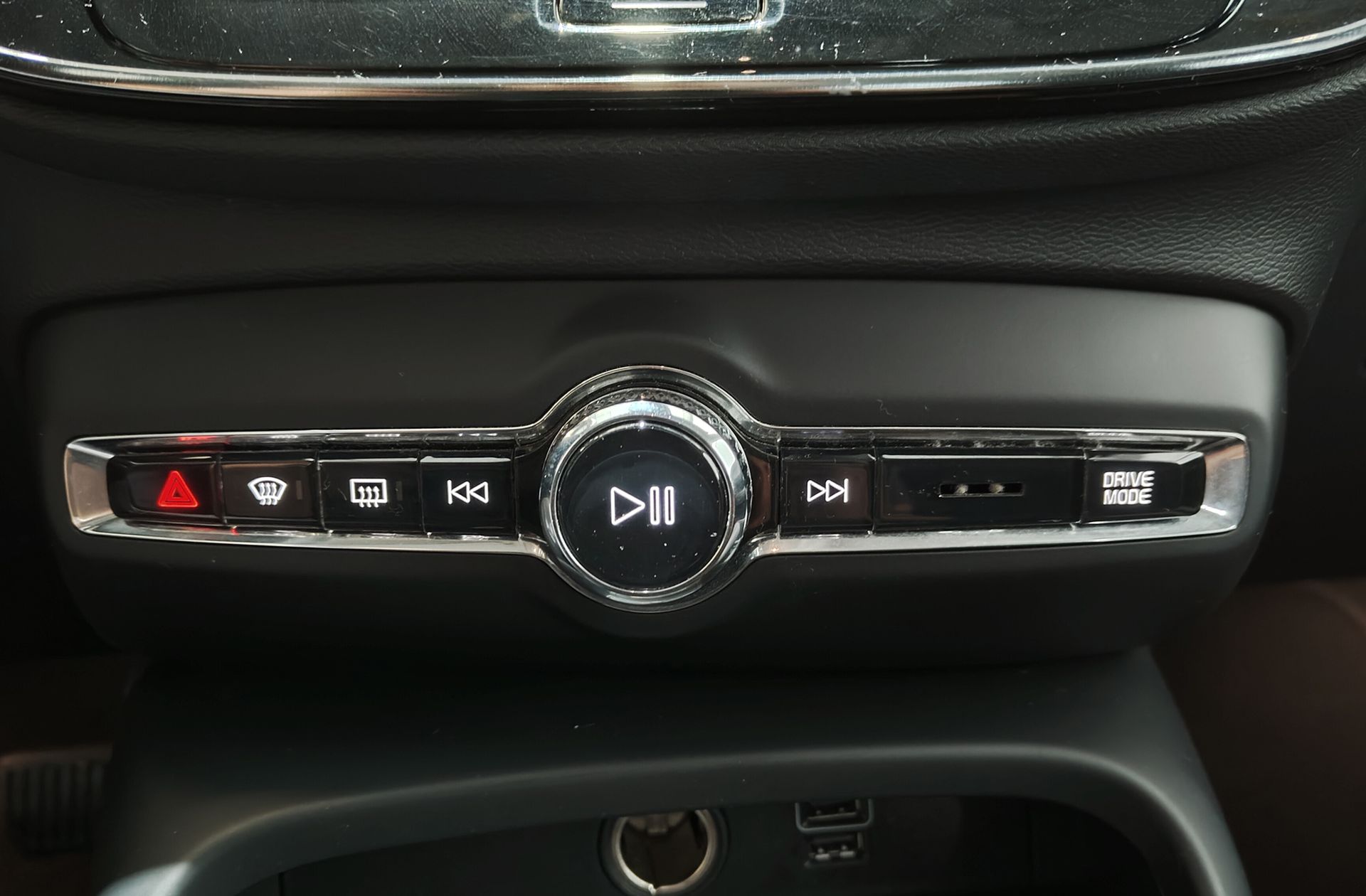 Volvo XC40 B4 G Momentum Pro AWD - foto 34