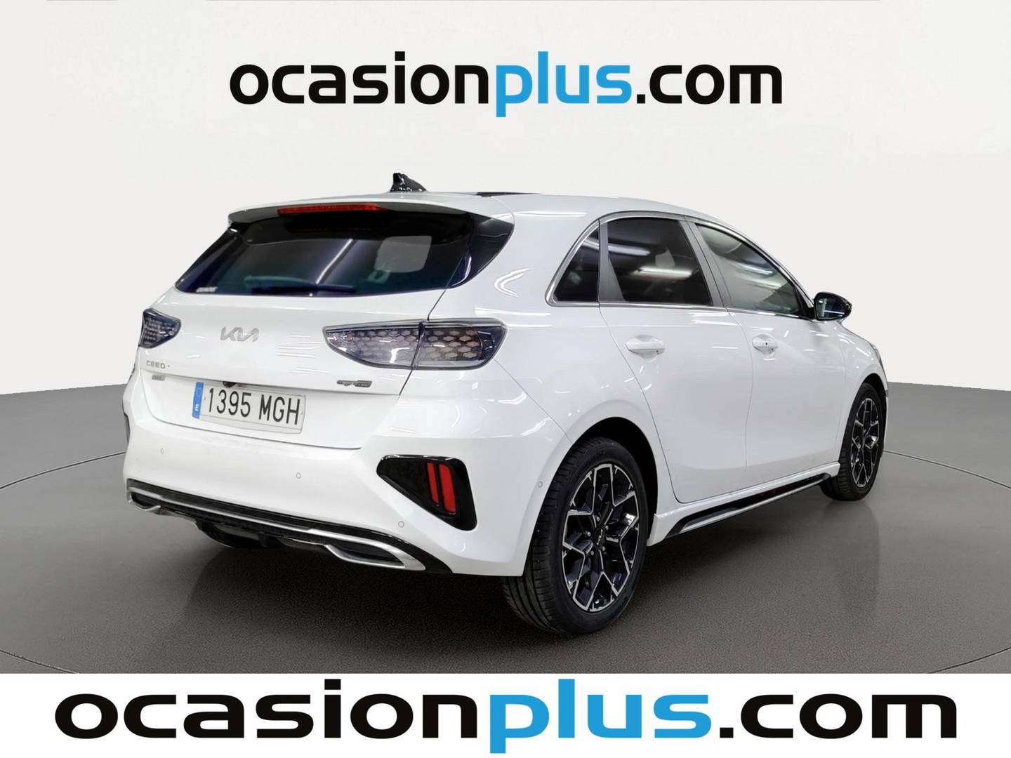 Foto trasera KIA Ceed KIA Ceed 1.6 MHEV GT Line (136 CV) derecha