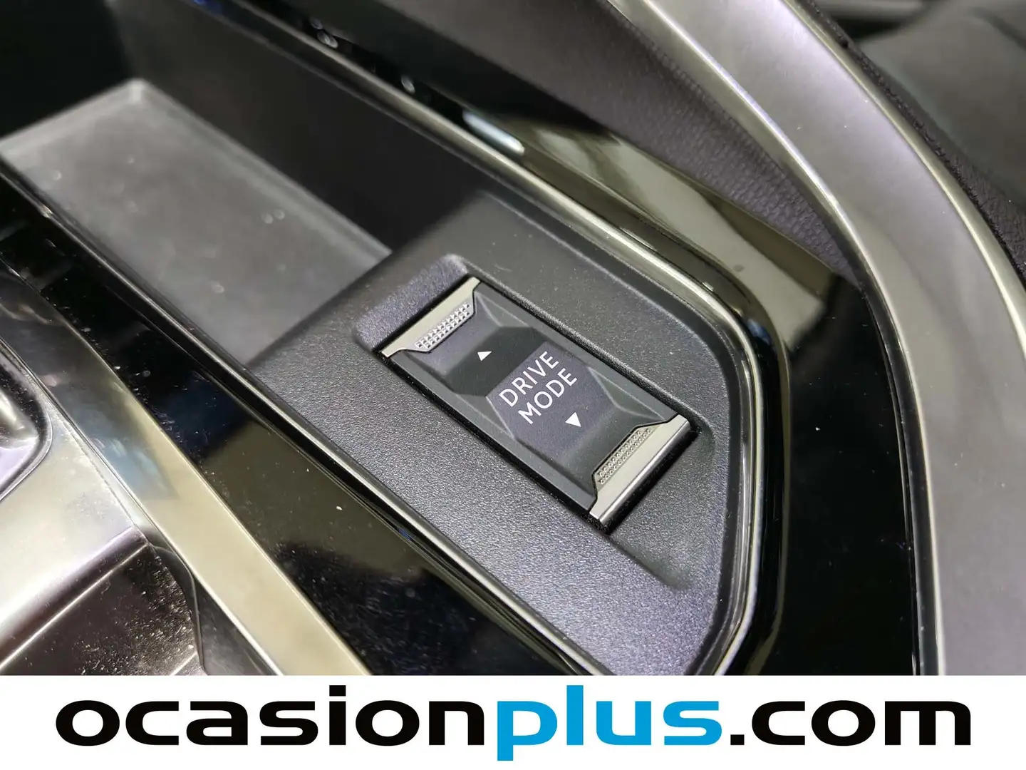 Foto Peugeot 3008 Hybrid Peugeot 3008 Hybrid 300 Allure Pack e-EAT8 (300 CV)