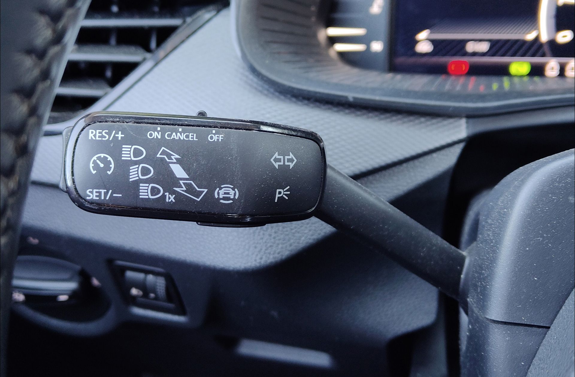 Škoda Kamiq 1.0 TSI Ambition DSG - foto 21