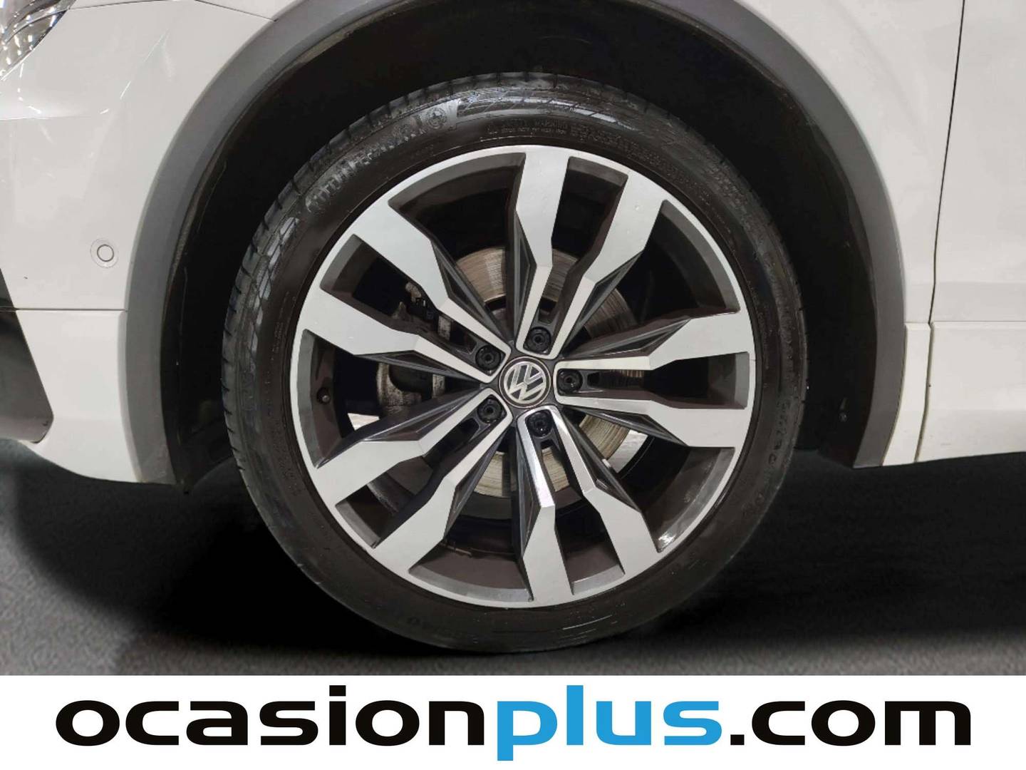 Foto Volkswagen Tiguan Volkswagen Tiguan Sport 2.0 TDI BMT 4Motion Pack R-line (240 CV) DSG