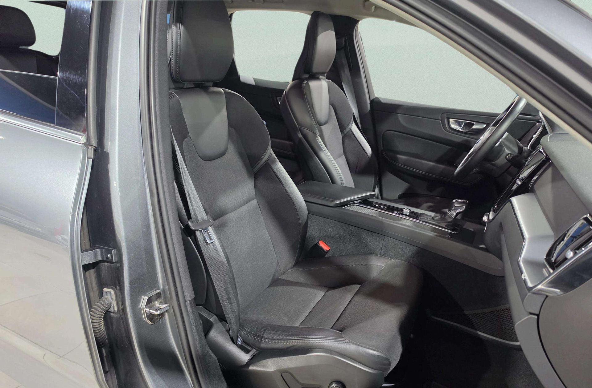 Volvo XC60 D4 Business Plus - foto 20