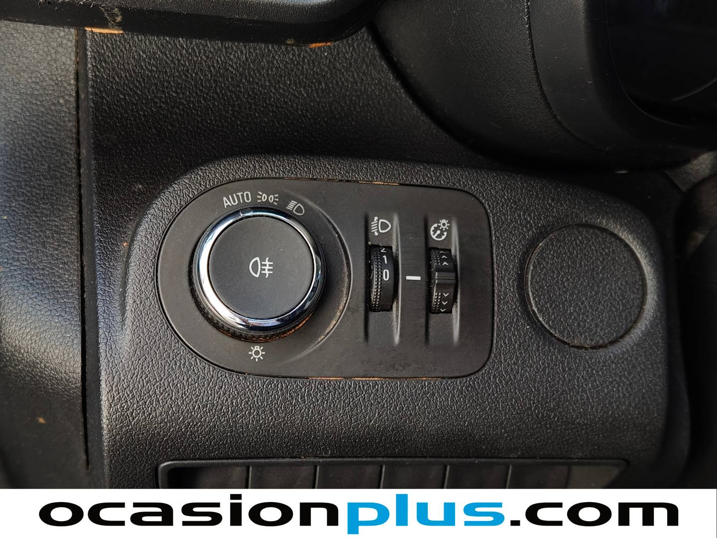 Extras y acabados del Opel Combo Opel Combo Cargo Cargo 1.5 TD L H1 1000kg (102 CV)