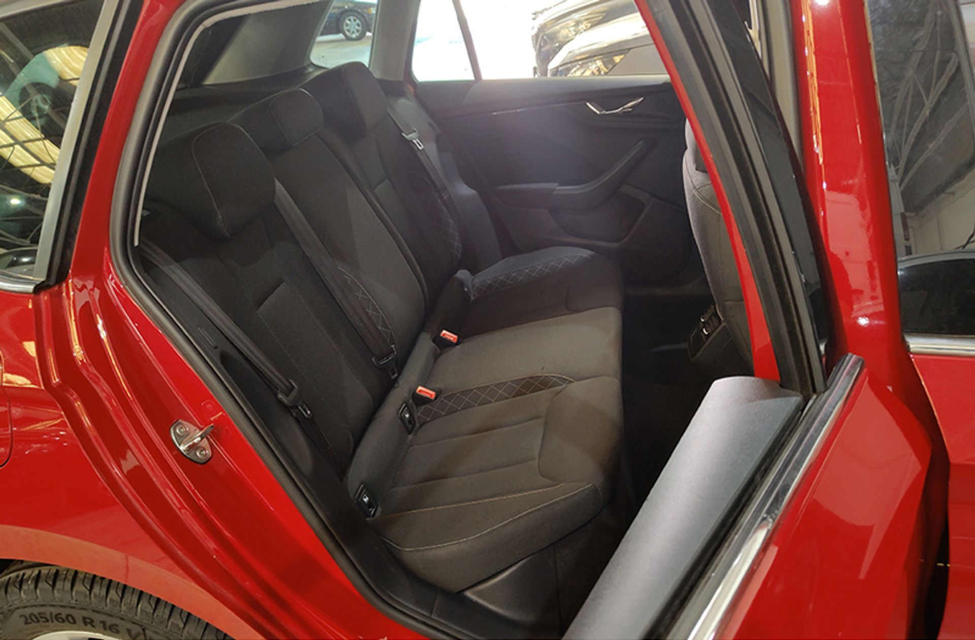 Škoda Kamiq 1.0 TSI Ambition - foto 16