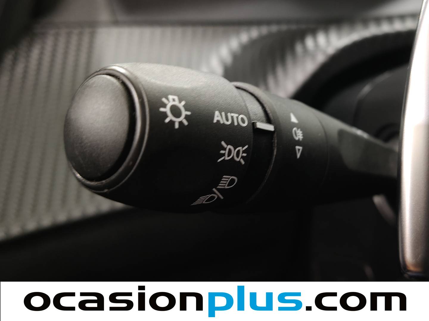Peugeot 2008 Peugeot 2008 Allure Hybrid eDCS6 (136 CV) km 0