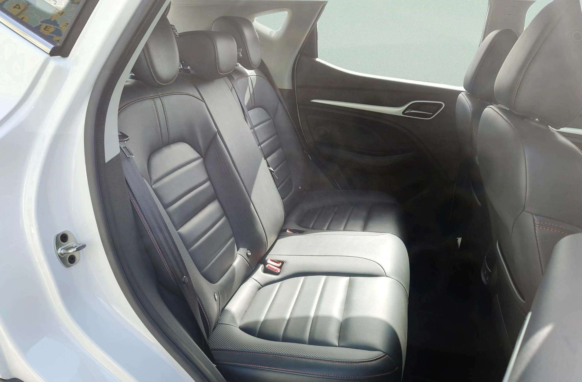 MG ZS 1.5 Luxury - foto 17