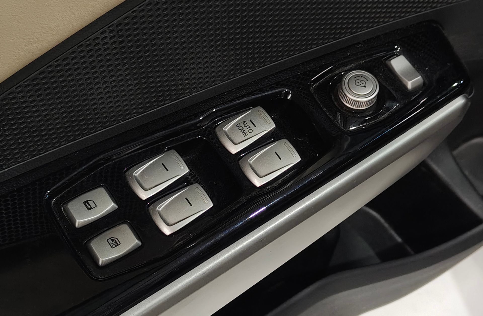 SsangYong Tivoli G16 GLP Premium 4x2 - foto 32