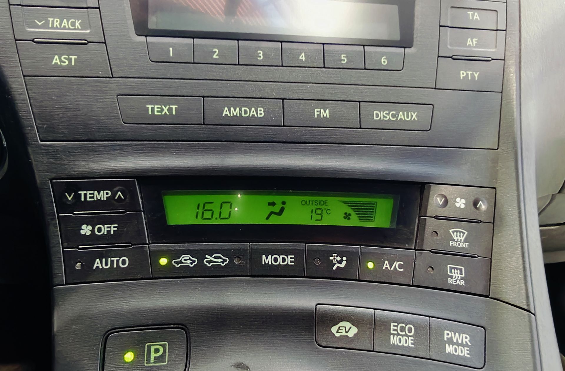 Toyota Prius 1.8 HSD Eco - foto 27