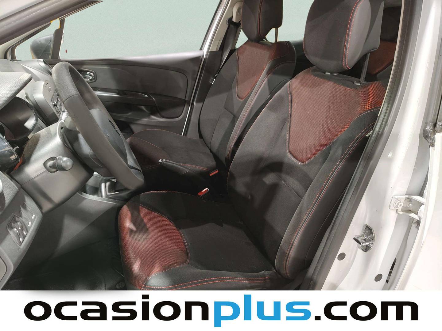 Foto asientos delanteros Renault Clio Renault Clio Business dCi (75 CV)