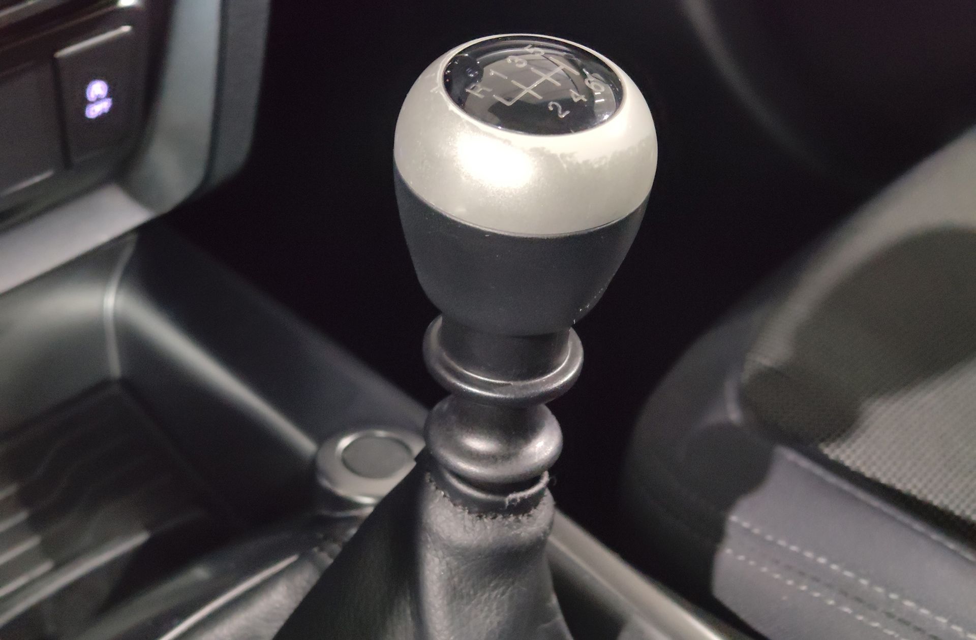 SsangYong Tivoli G12T Urban Plus - foto 5