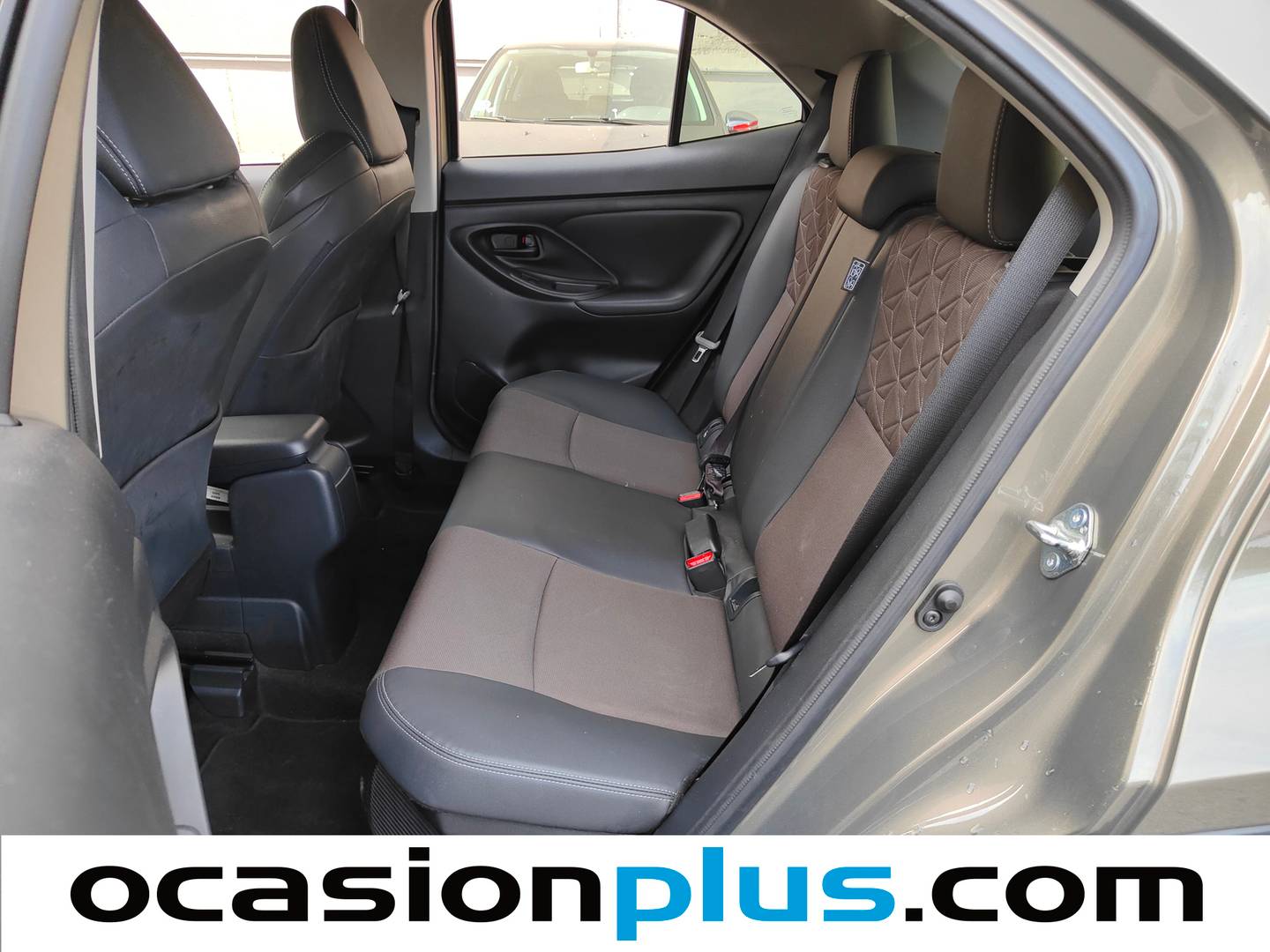 Foto asientos traseros Toyota Yaris Cross Toyota Yaris Cross 120H Style (116 CV)