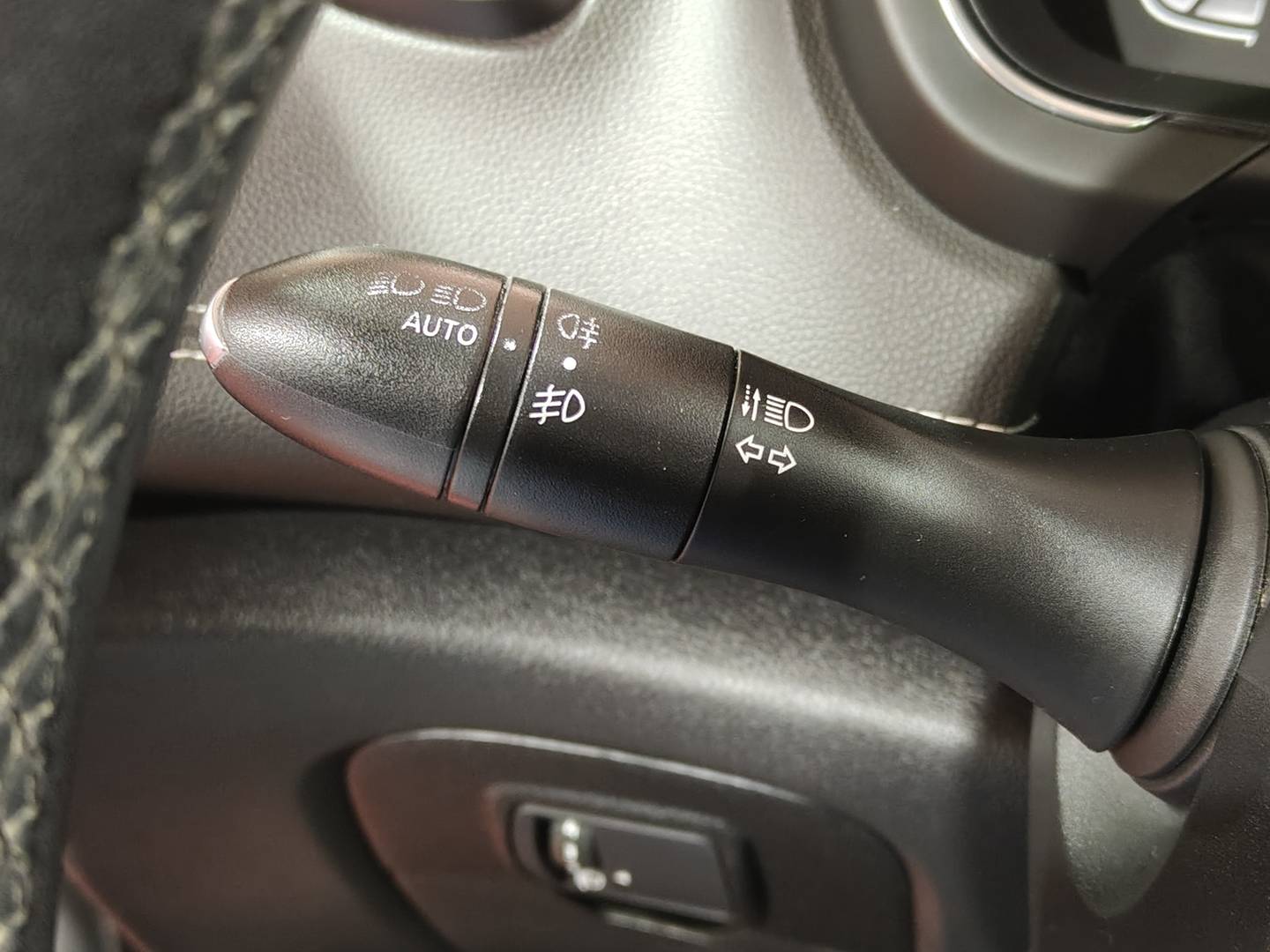 Foto Renault Grand Scénic Renault Grand Scenic Limited TCe (140 CV) EDC GPF 7 Plazas