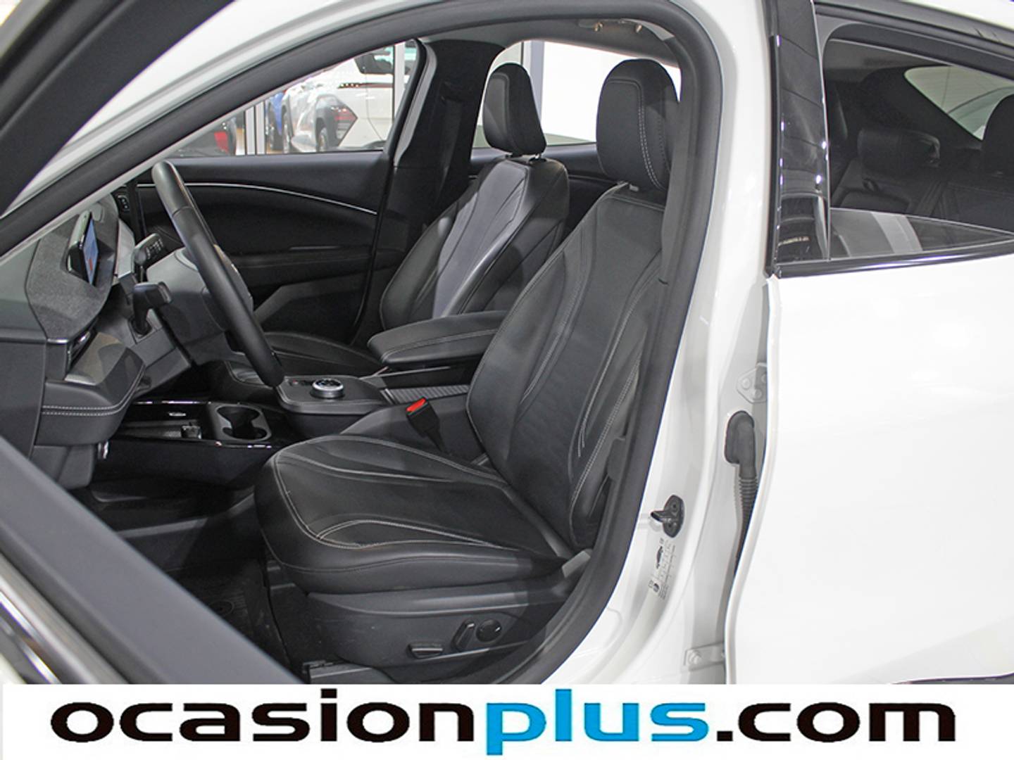 Foto Ford Mustang Mach-E Ford Mustang Mach-E Base Rango Estandar RWD (269 CV)