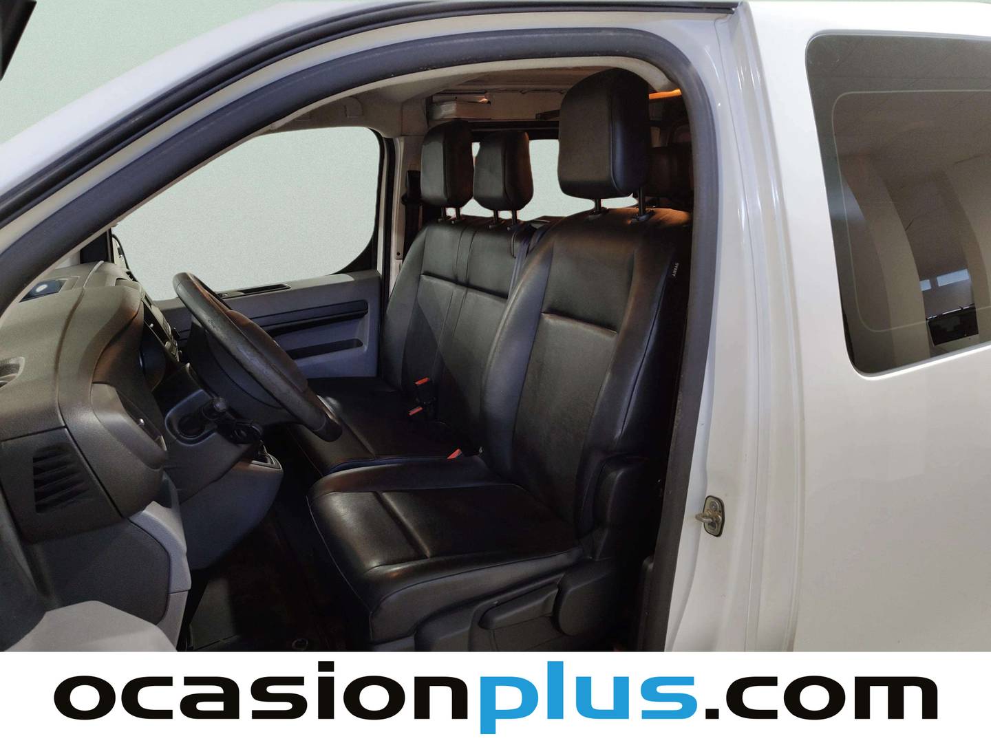 Foto asientos delanteros Peugeot Expert Peugeot Expert Furgon DC BlueHDi 120 Pro Standard 90 kW (122 CV)
