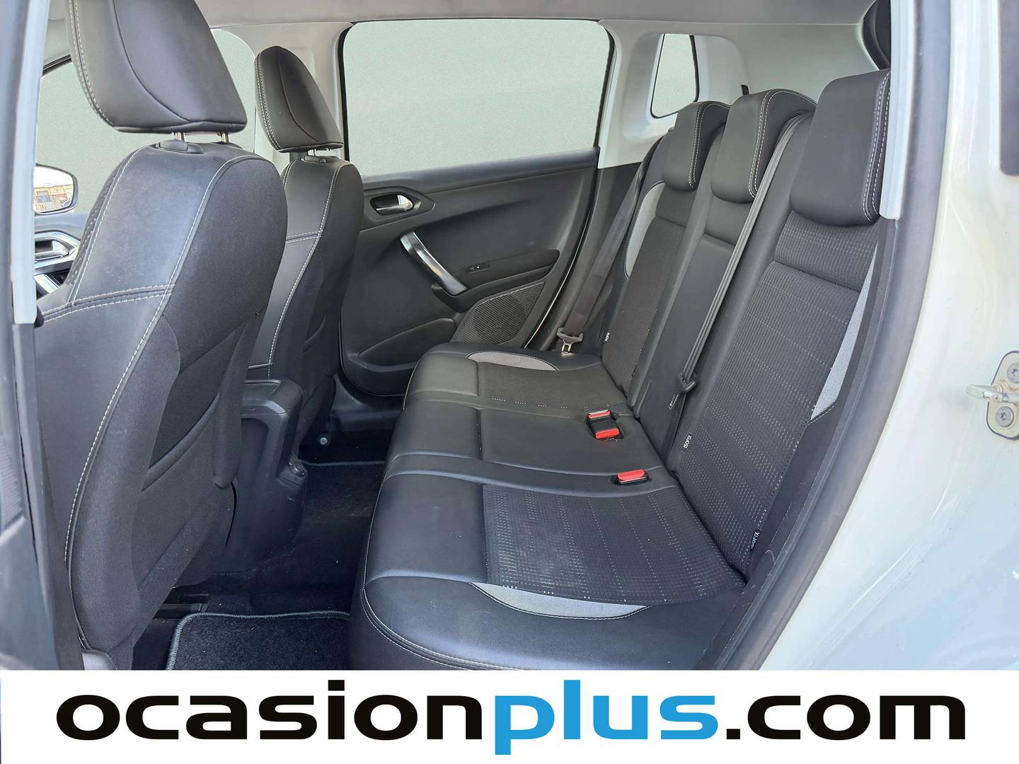Foto asientos traseros Peugeot 2008 Peugeot 2008 BlueHDi 120 S&S Allure (120 CV)