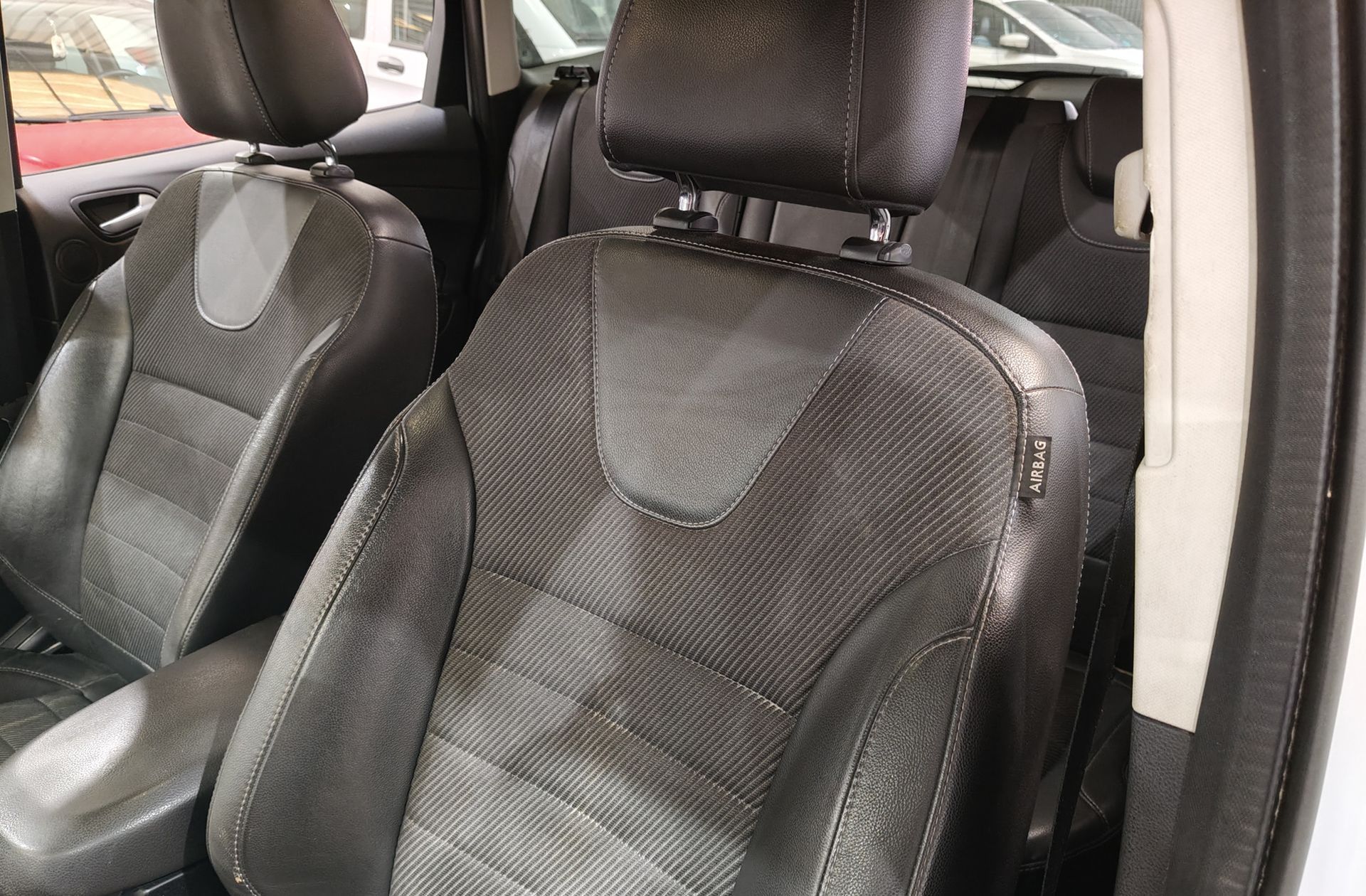 Ford Kuga 2.0 TDCi Titanium 4x2 - foto 10