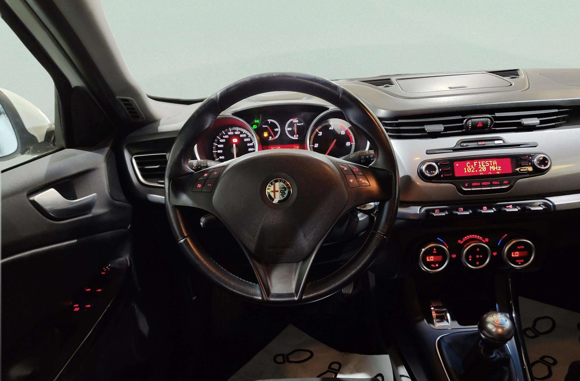 Alfa Romeo Giulietta 2.0 JTDm Distinctive - foto 18