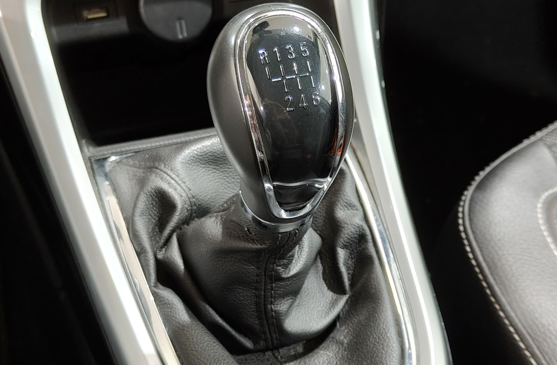 Opel Astra 2.0 CDTi Excellence - foto 5