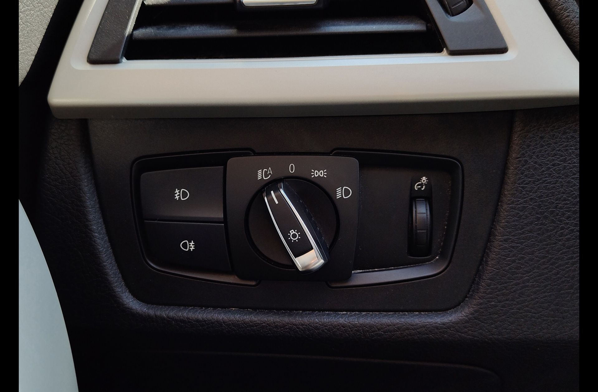 BMW Serie 3 320d xDrive Touring - foto 29