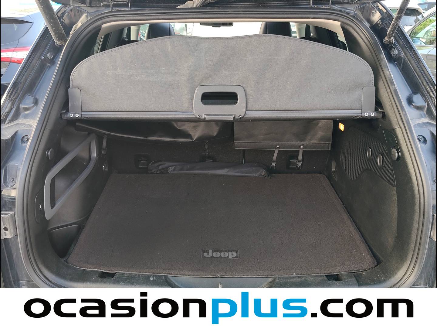 Fotos maletero Jeep Cherokee Jeep Cherokee 2.2 CRD Overland 4x4 Auto (200 CV)