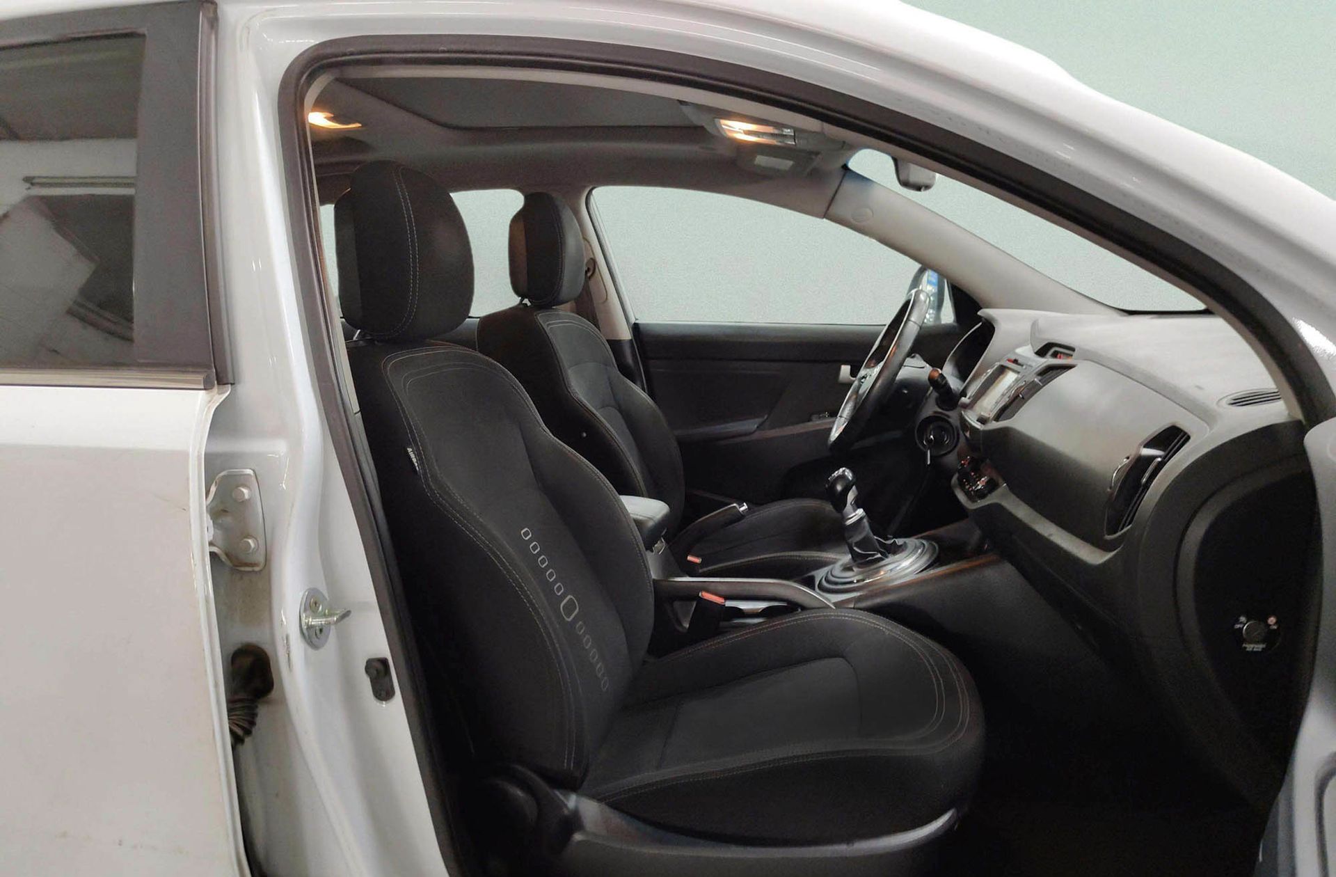 Kia Sportage 1.7 CRDi VGT Drive 4x2 - foto 17
