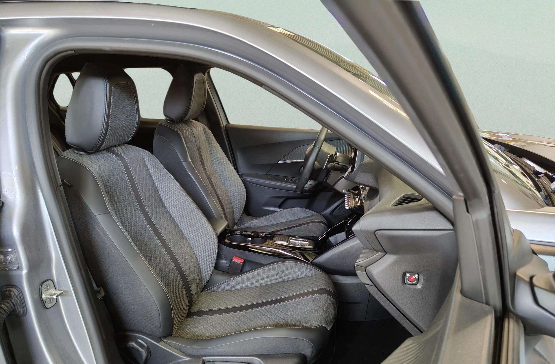 Peugeot 2008 Allure Hybrid eDCS6 - foto 21