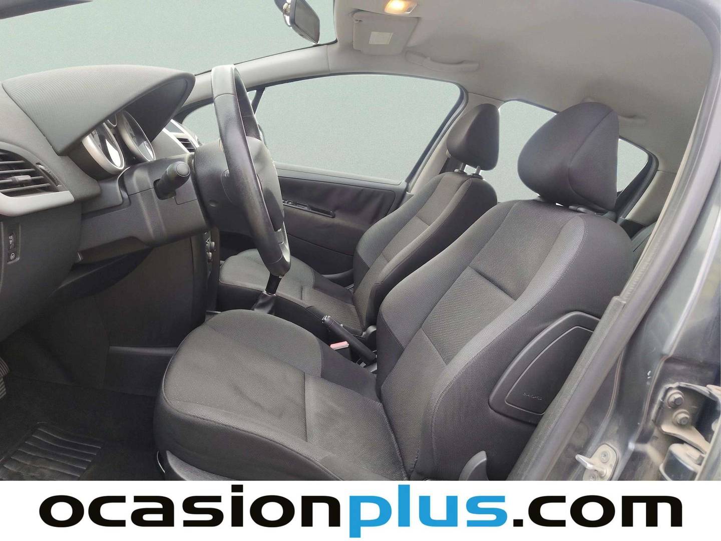 Foto asientos delanteros Peugeot 207 Peugeot 207 1.6 HDI Confort (90 CV)