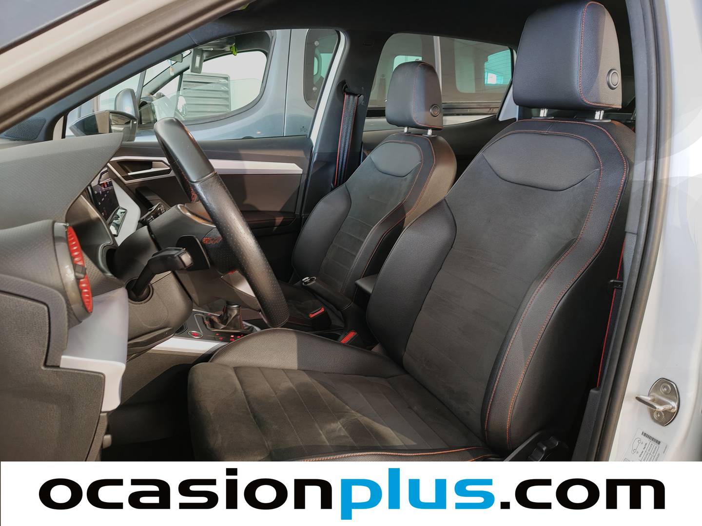 Foto asientos delanteros Seat Arona Seat Arona 1.5 TSI S&S FR XL DSG (150 CV)