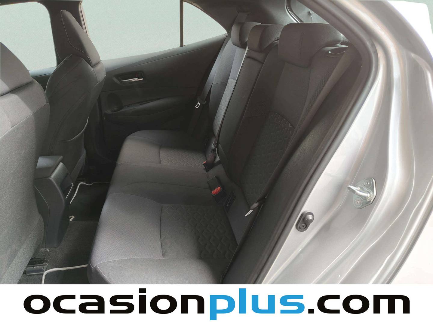 Foto asientos traseros Toyota Corolla Toyota Corolla 125H Business E-CVT (122 CV)