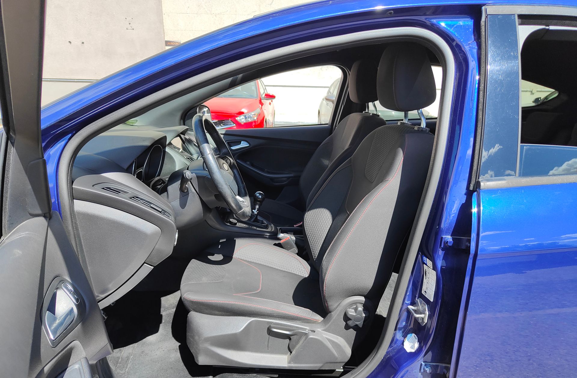 Ford Focus 1.5 EcoBoost ST-Line - foto 11