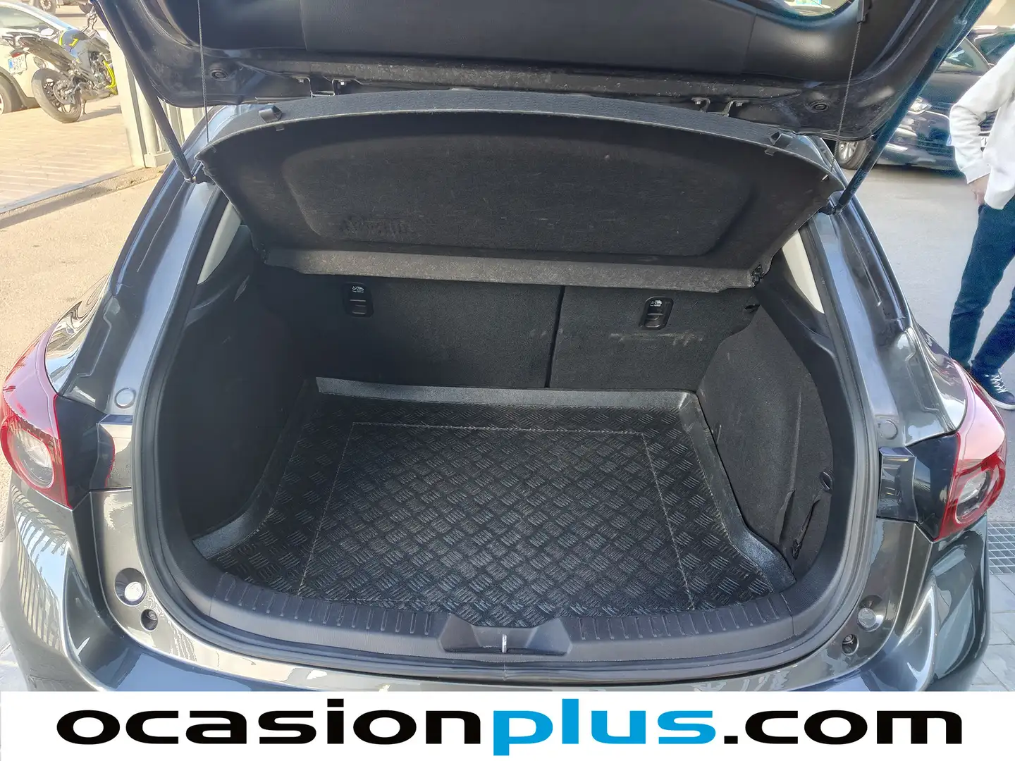 Foto Mazda Mazda3 Mazda Mazda 3 2.0 GE MT Style+Confort+Nav (120 CV)