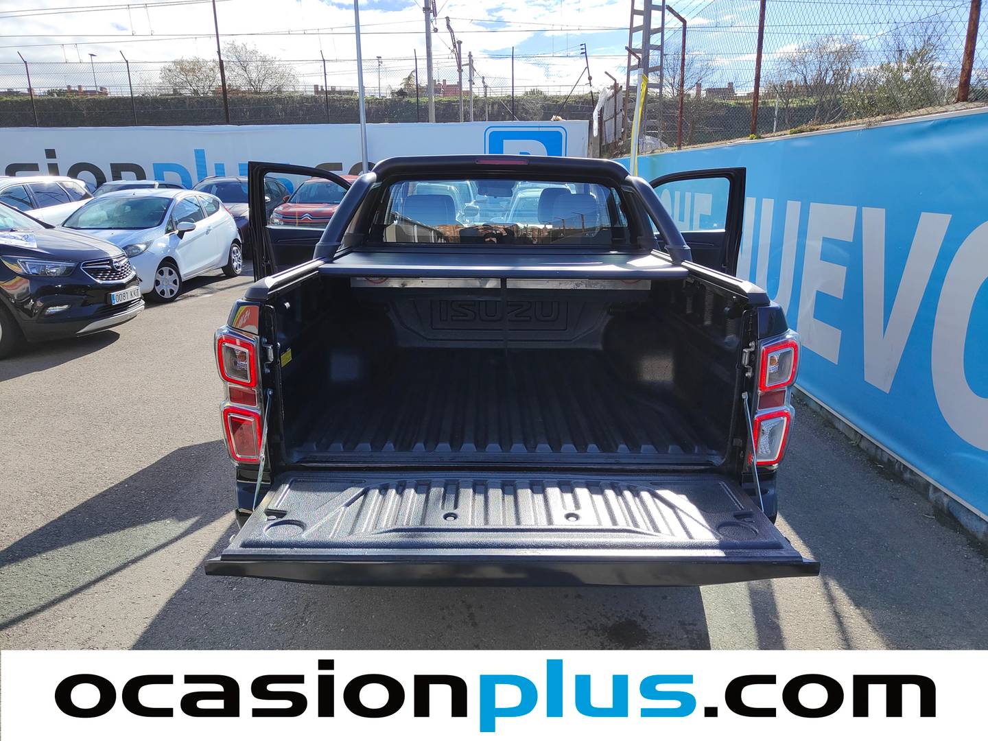 Foto Isuzu D-Max Isuzu D-Max 1.9 Space 4X4 A/T (163 CV)