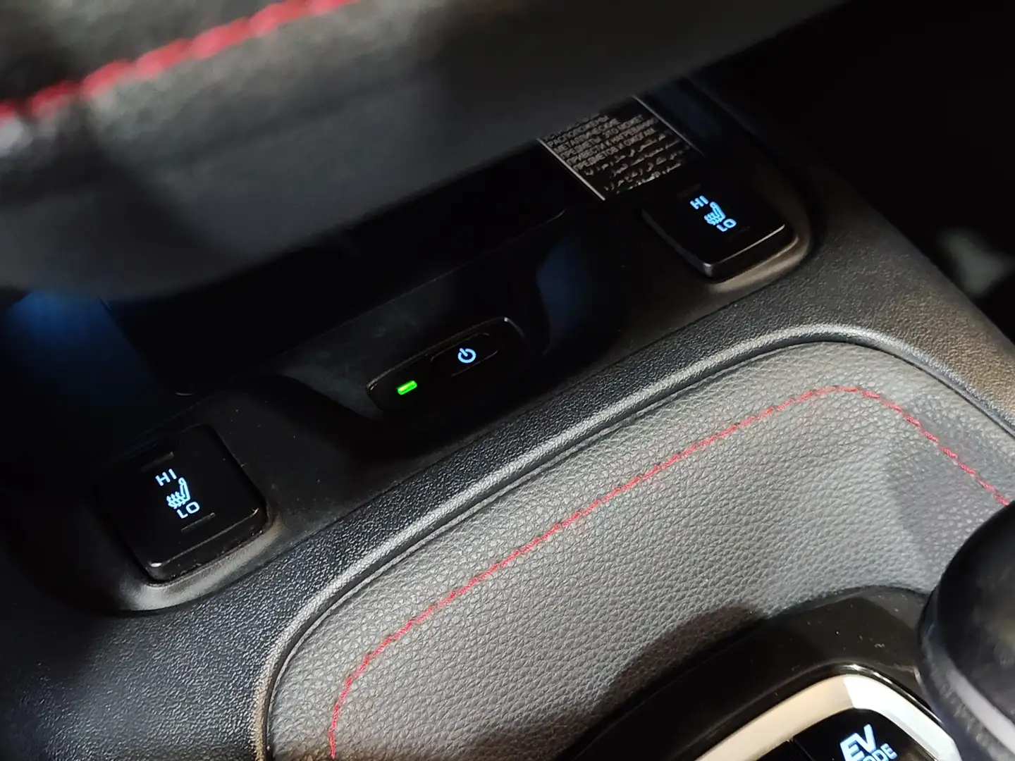 Foto Toyota Corolla Toyota Corolla 180H Advance E-CVT (180 CV)