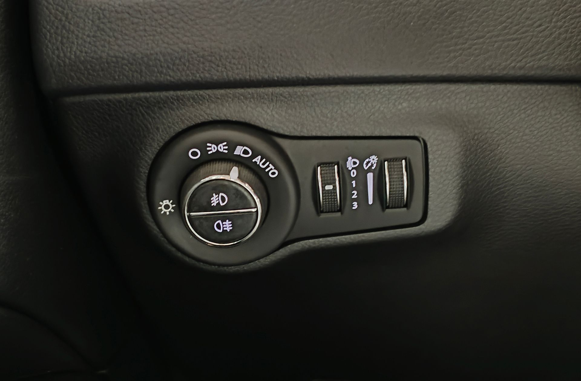 Jeep Compass 1.6 MultiJet Longitude 4x2 - foto 21