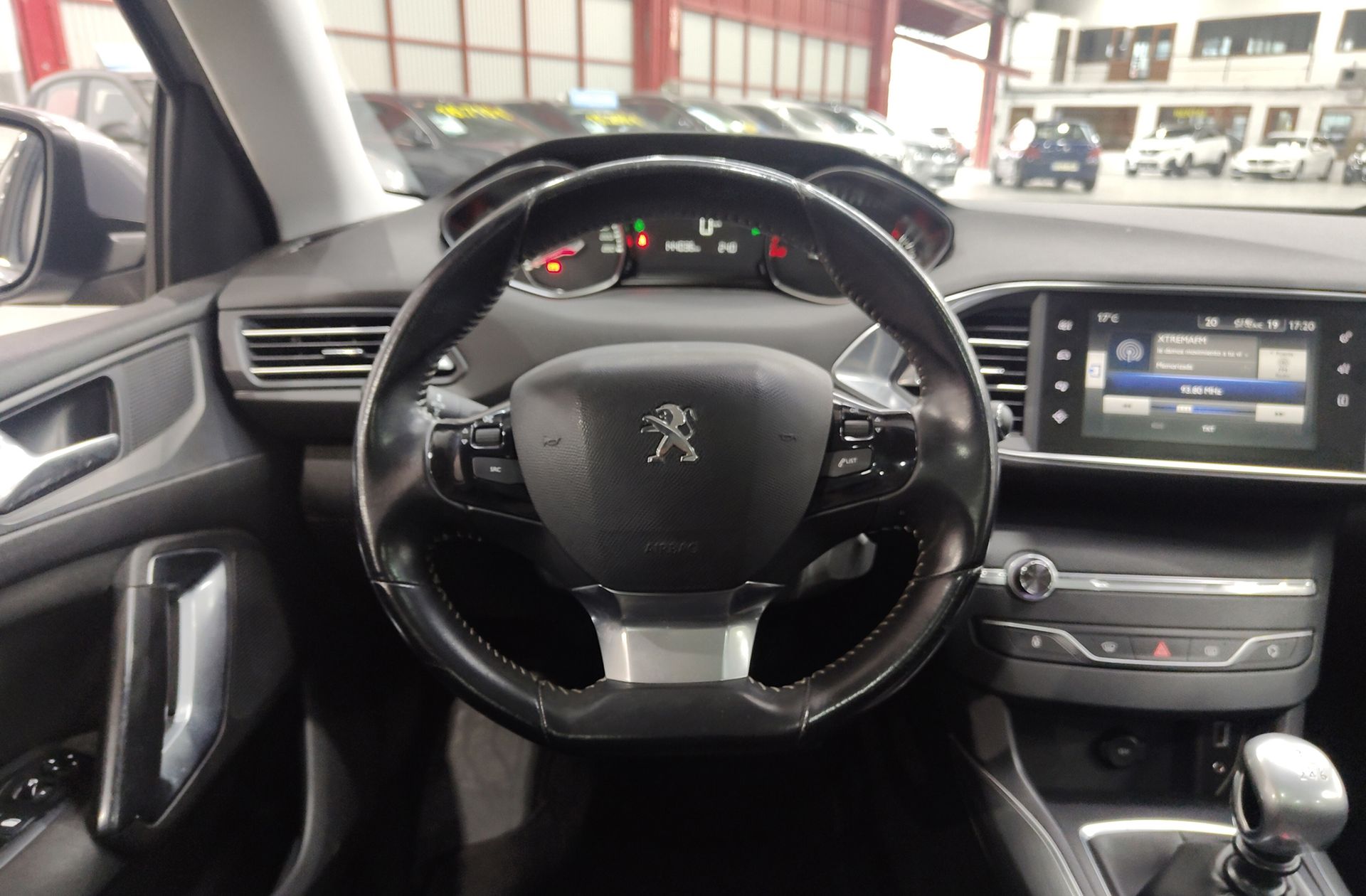 Peugeot 308 SW BlueHDi 120 Allure - foto 23
