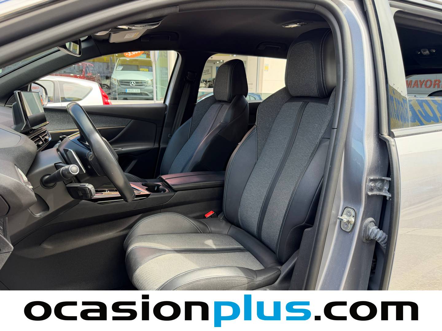 Foto asientos traseros Peugeot 5008 Peugeot 5008 PureTech 130 S&S Allure Pack EAT8 (130 CV) 7 Plazas