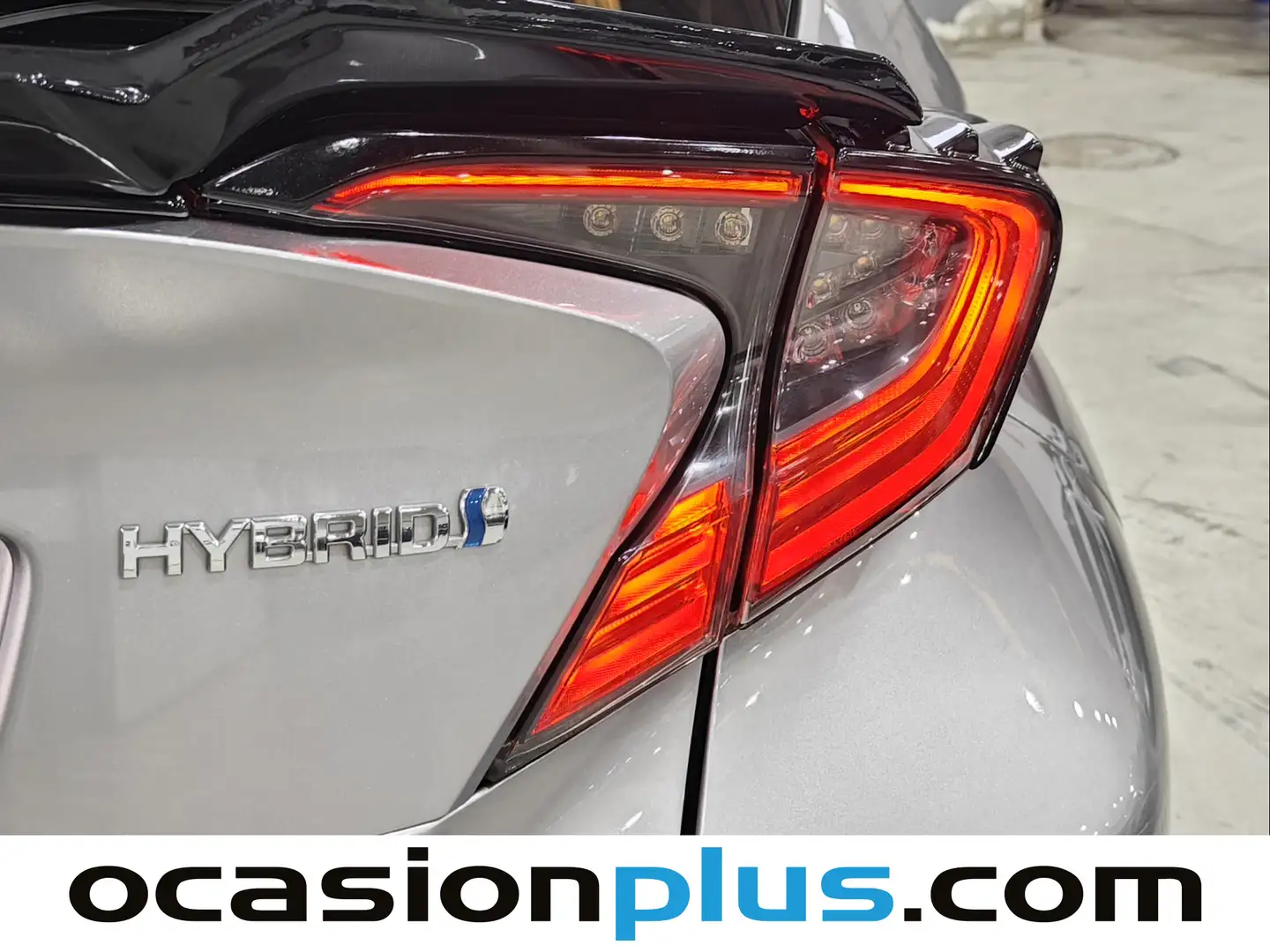 Foto Toyota C-HR Toyota C-HR 1.8 125H Advance Plus Luxury (122 CV)