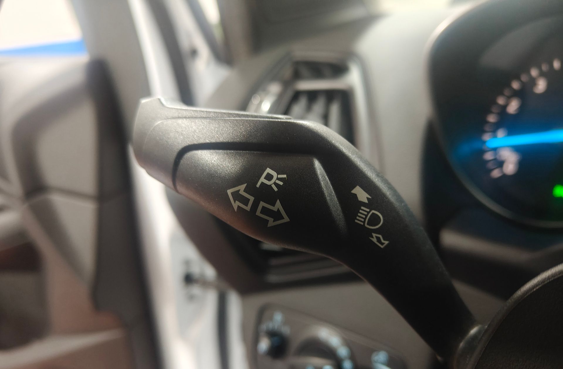 Ford Kuga 1.5 EcoBoost Trend+ 4x2 - foto 26
