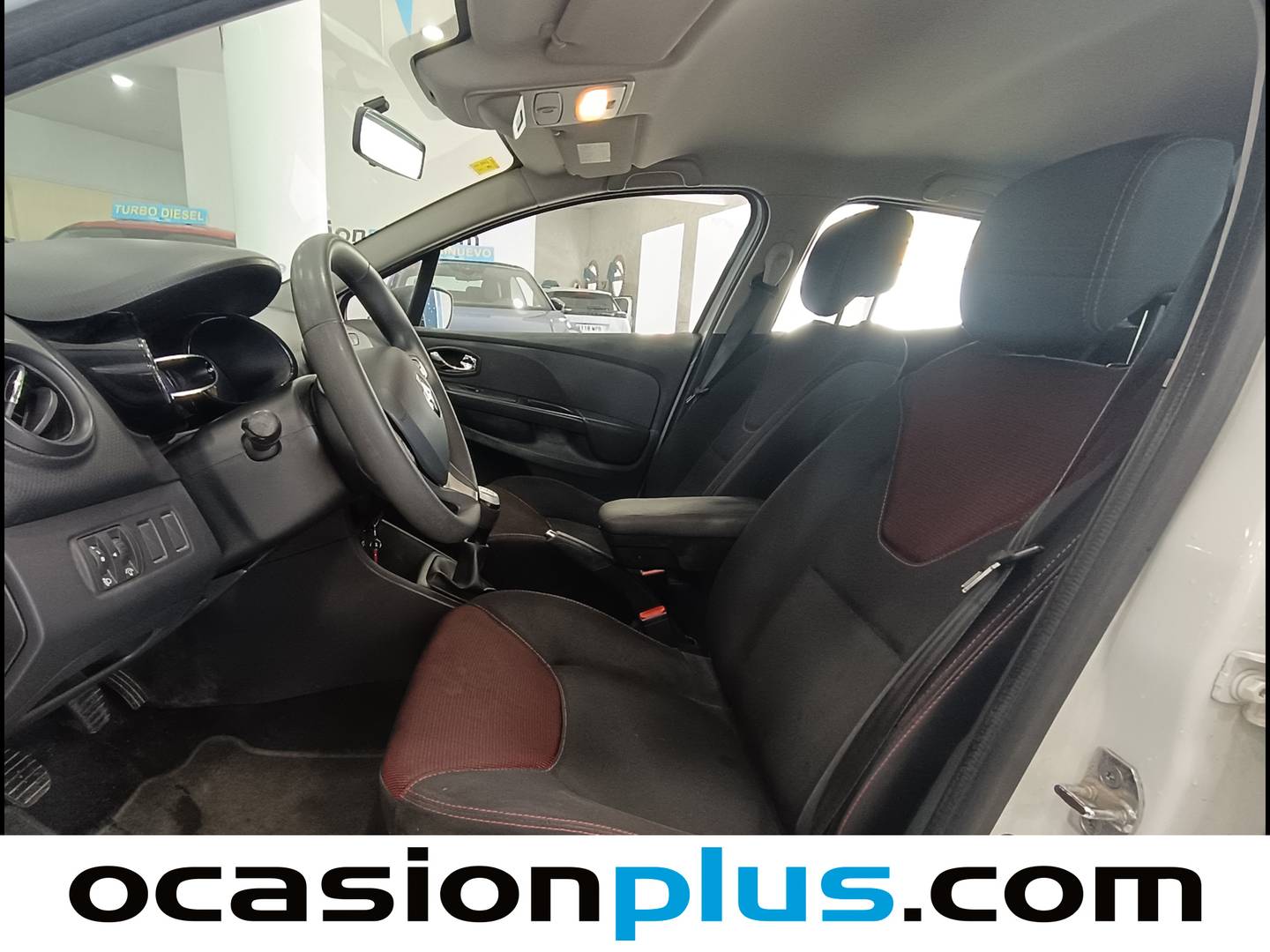 Foto asientos delanteros Renault Clio Renault Clio 1.2 Authentique (75 CV)