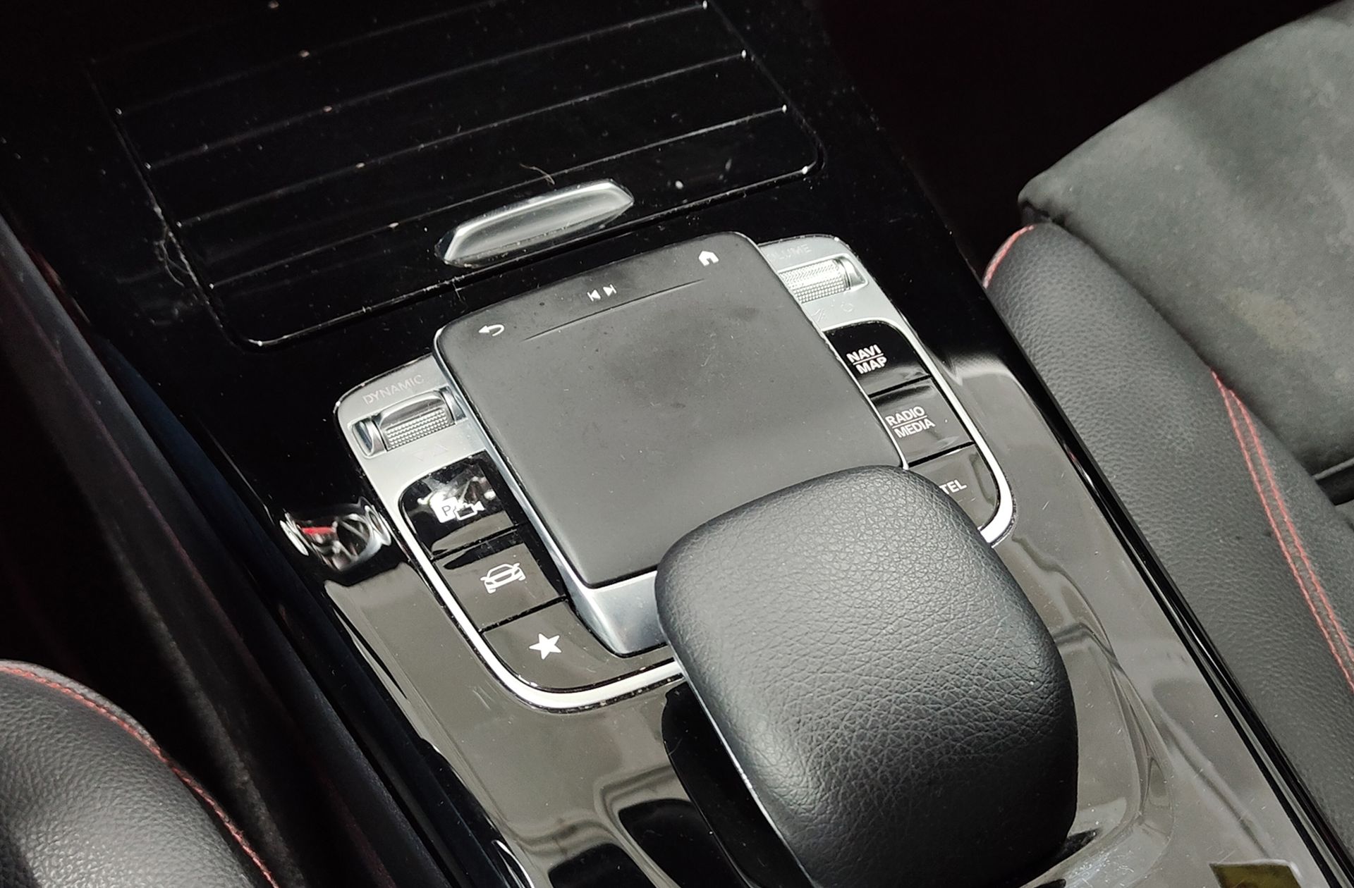 Mercedes-Benz Clase A 180 d Pack AMG - foto 36