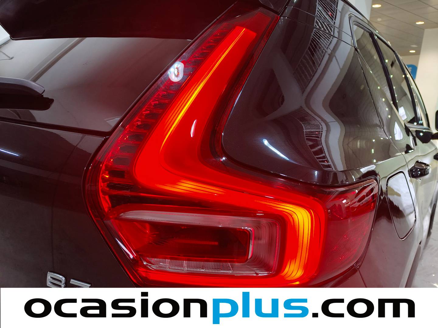 Acabados Volvo XC40 Volvo XC40 B3 G Momentum Core Auto (163 CV)